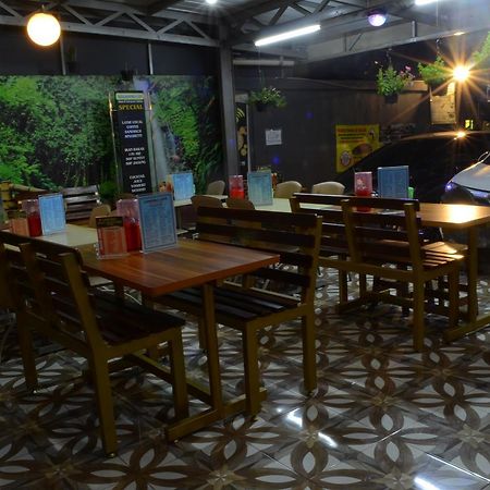 Guest House Salon Fora Gegerkalong Setiabudhi Bandung Extérieur photo