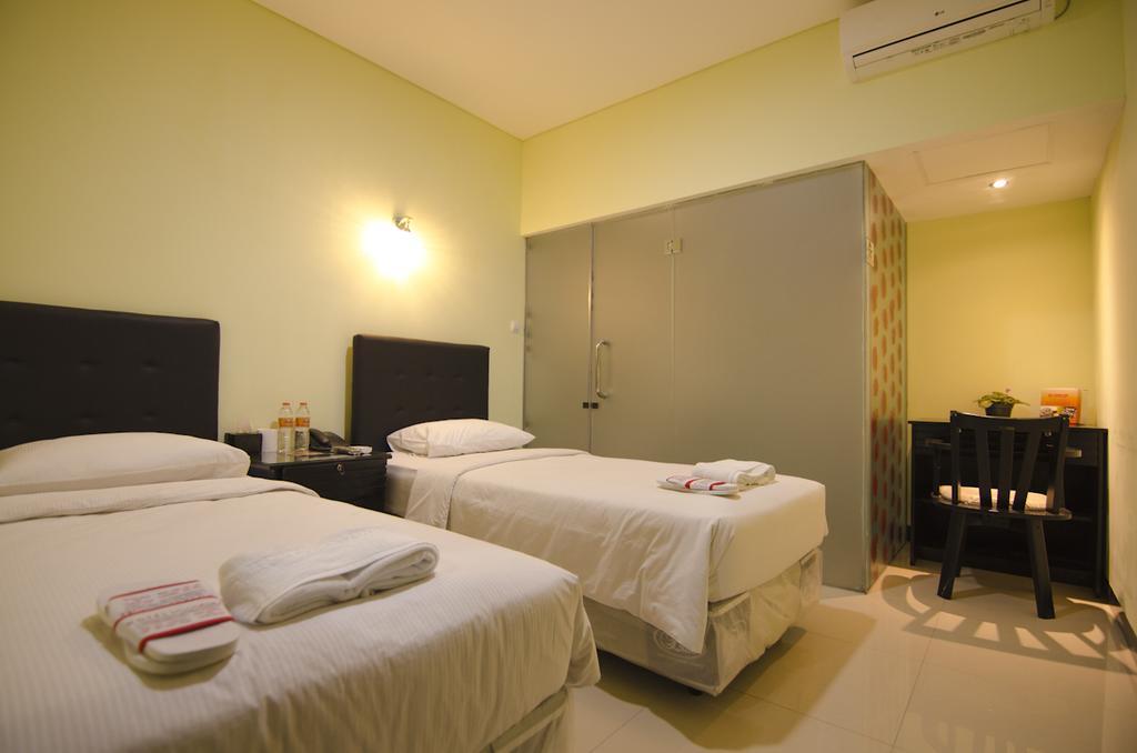 Guest House Salon Fora Gegerkalong Setiabudhi Bandung Extérieur photo