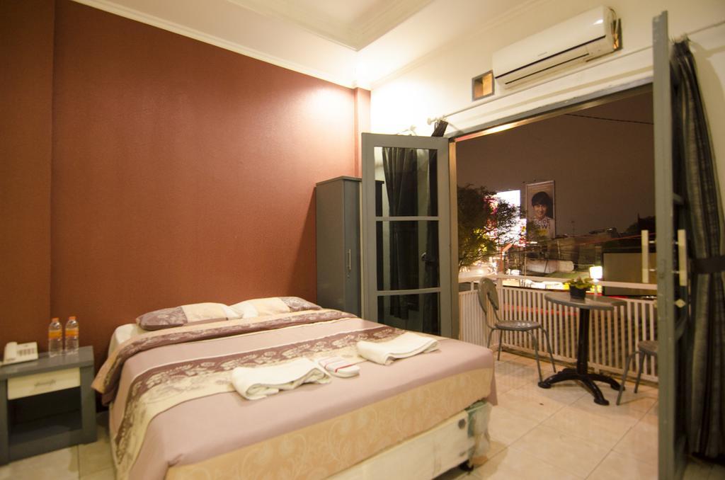 Guest House Salon Fora Gegerkalong Setiabudhi Bandung Extérieur photo